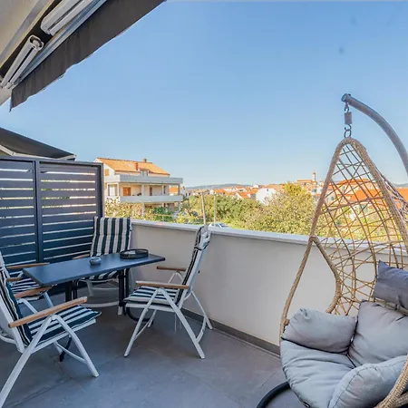 Apartment Luxury Pavic With Jacuzzi And Sun Terrace, 2 Min Walk To The Betina (Sibenik-Knin)