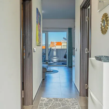 Luxury Pavic With Jacuzzi And Sun Terrace, 2 Min Walk To The *