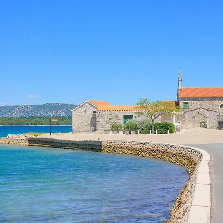 Luxury Pavic With Jacuzzi And Sun Terrace, 2 Min Walk To The Betina (Sibenik-Knin)